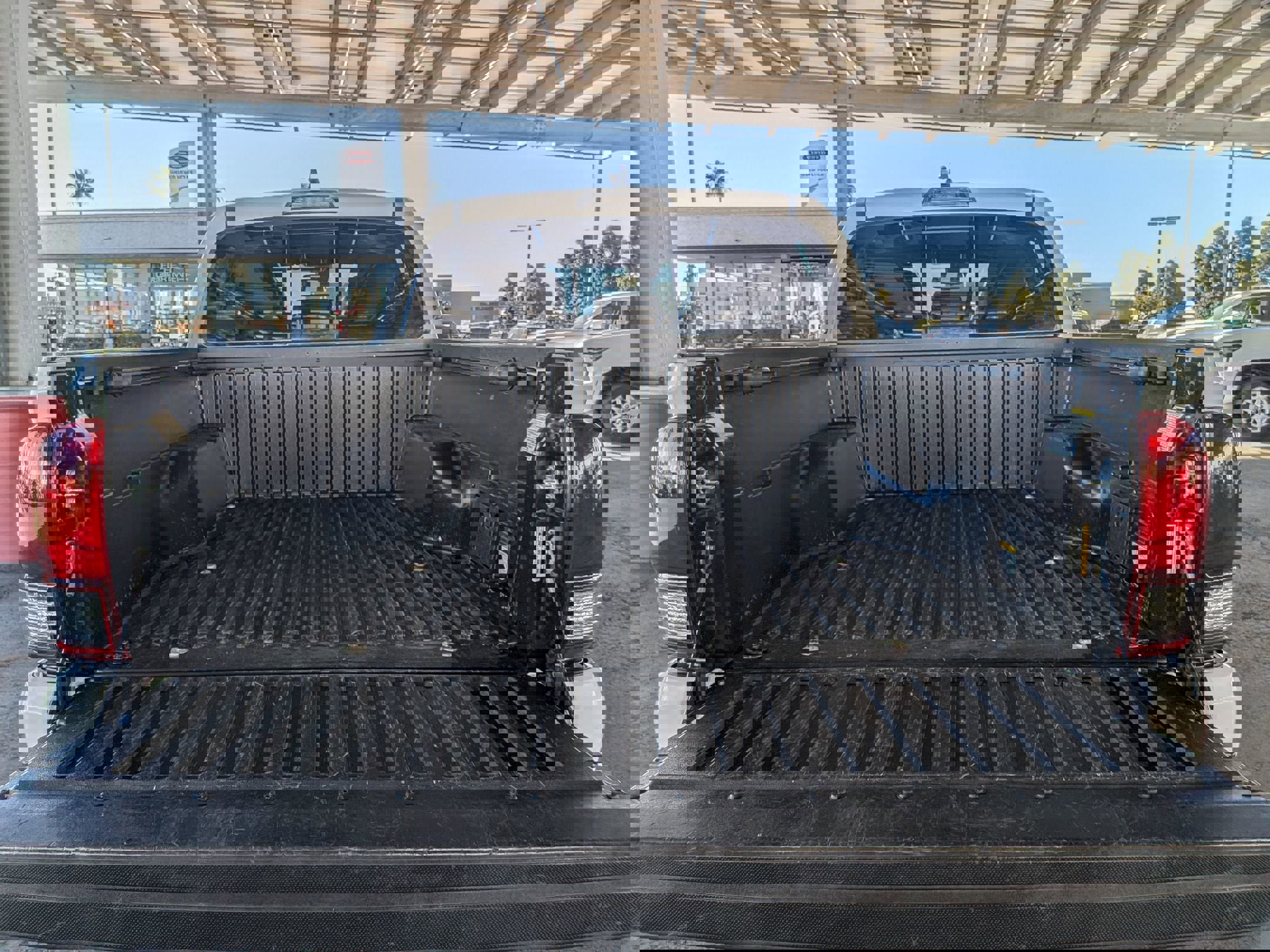 Used 2022 Toyota Tacoma SR5 w/ Trail Edition image 30