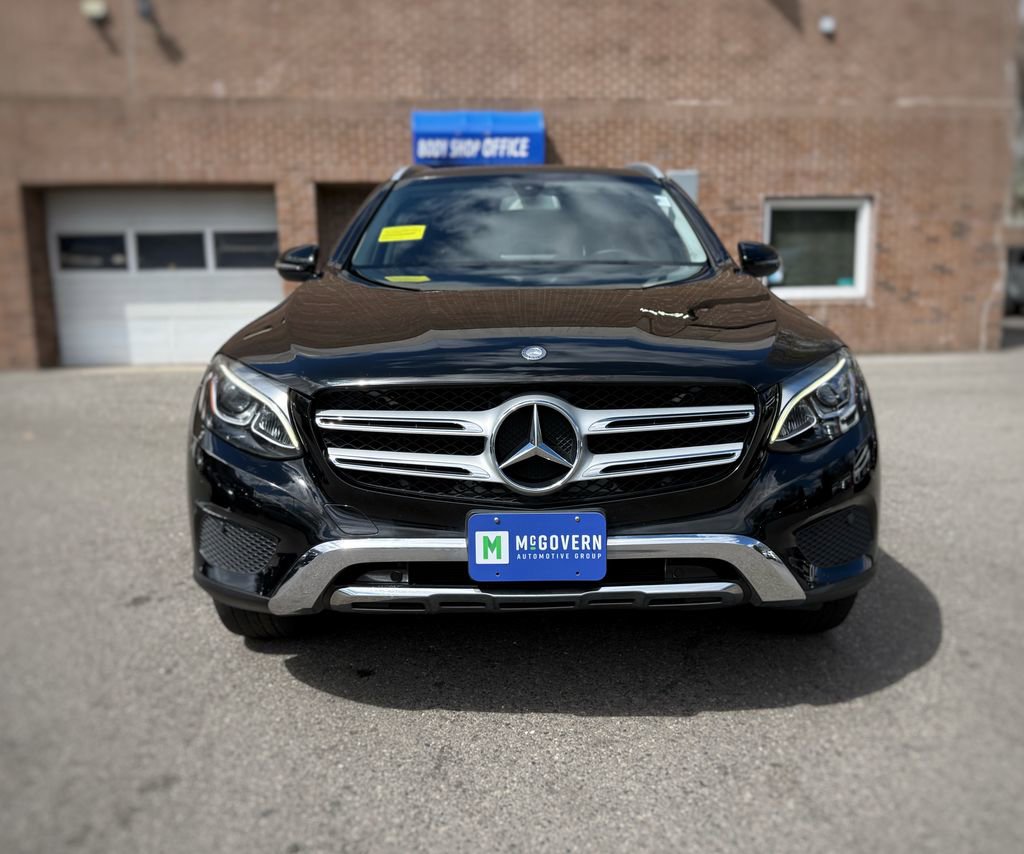 Used 2017 Mercedes-Benz GLC 300 4MATIC image 2