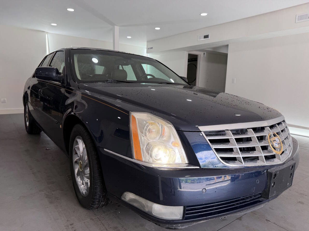 Used 2007 Cadillac DTS Luxury I w/ Trunk Convenience Package FWD image 10