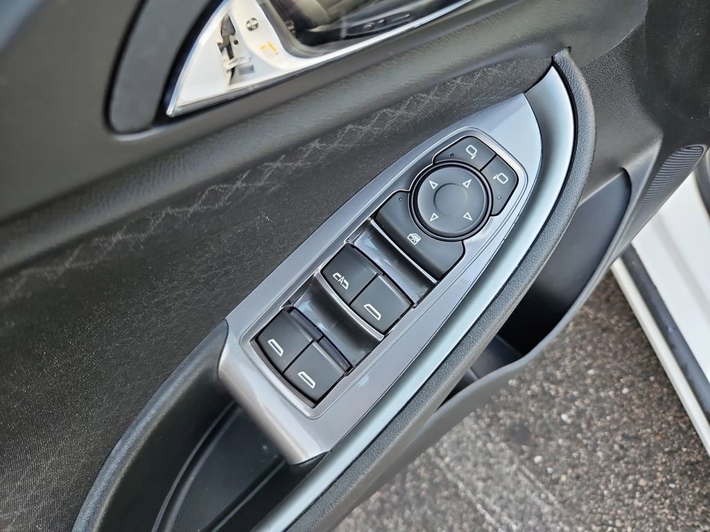 Used 2024 Chevrolet Malibu LT image 26