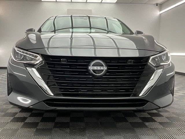 Used 2025 Nissan Sentra SV image 2