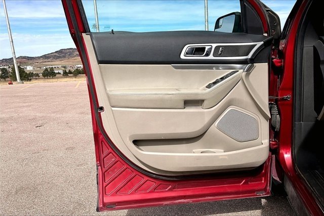 Used 2014 Ford Explorer XLT w/ Equipment Group 202A image 20