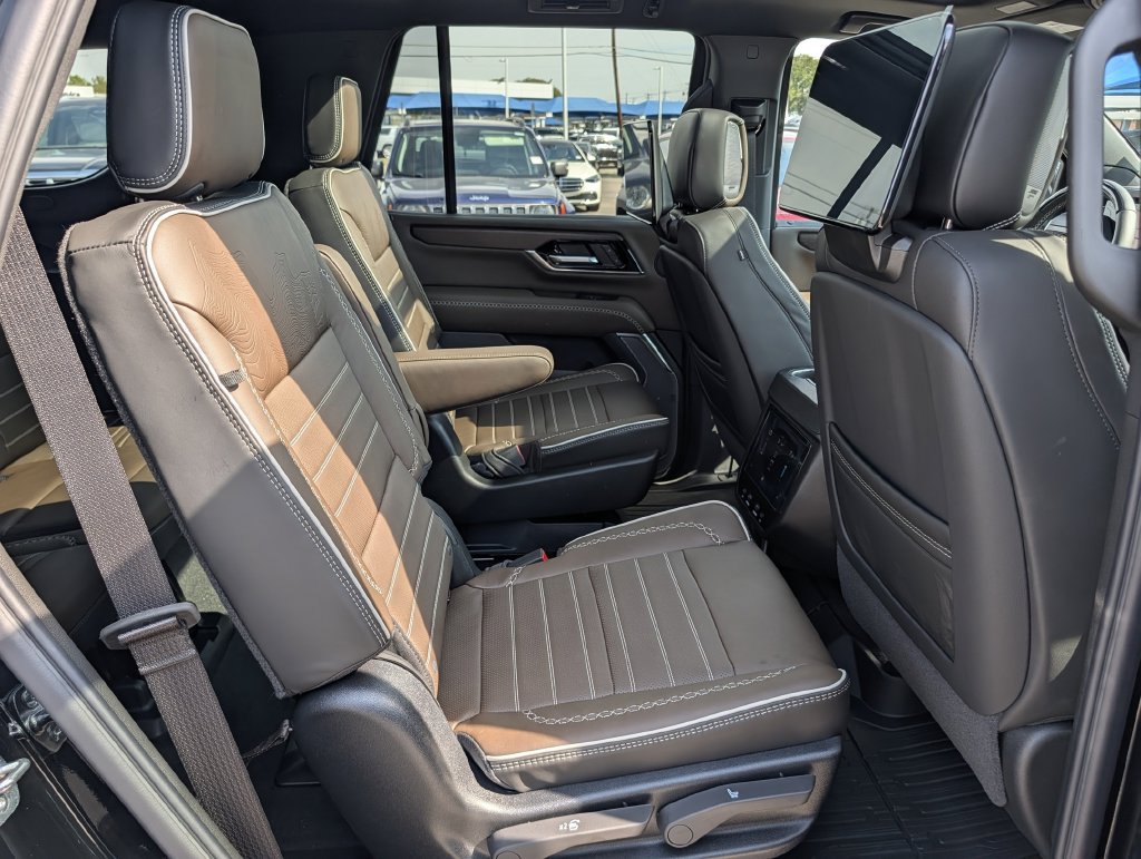 New 2027 GMC Yukon Denali Ultimate AWD/4WD image 31