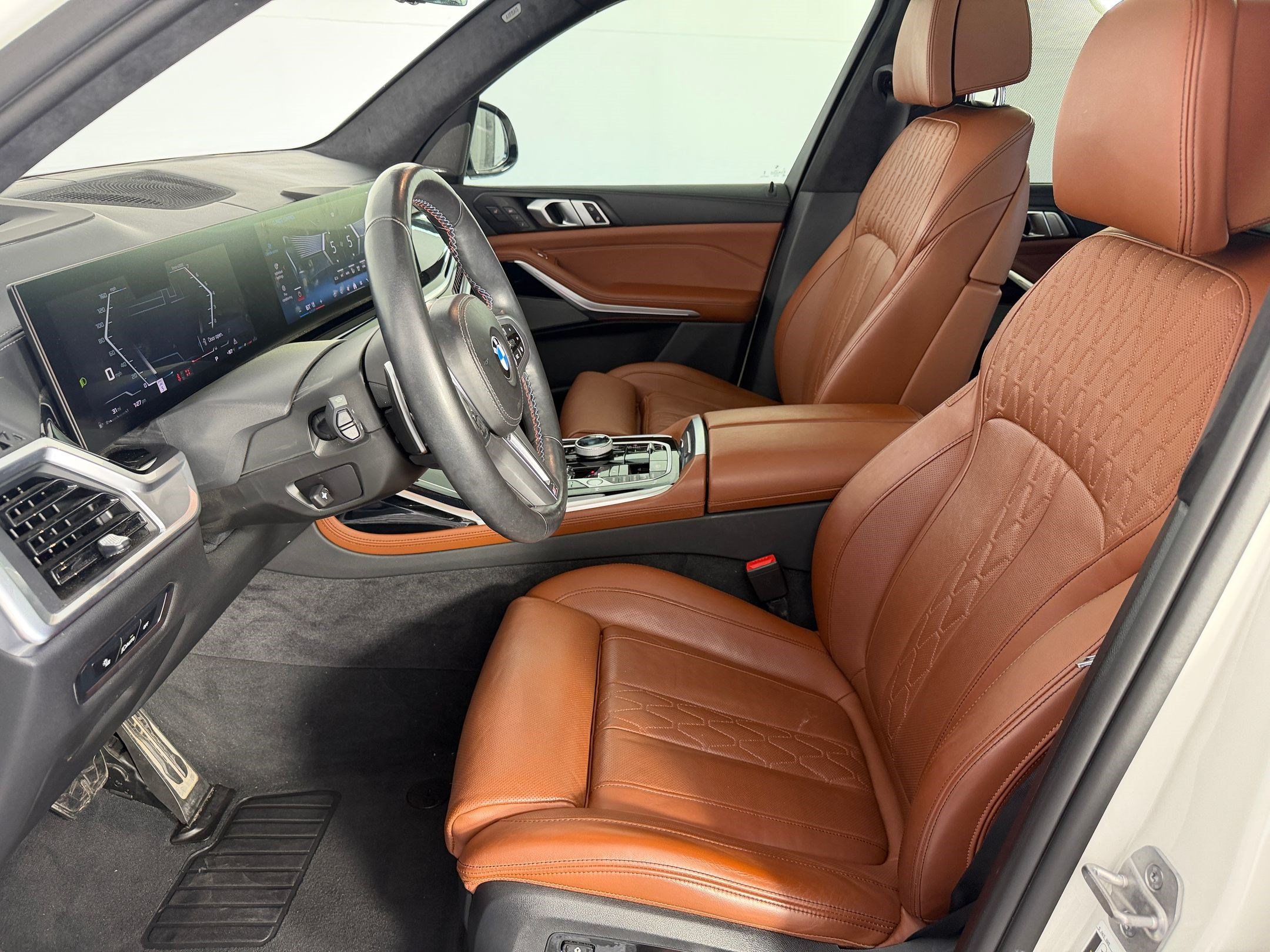Used 2024 BMW X7 M60i w/ Executive Package AWD/4WD image 5