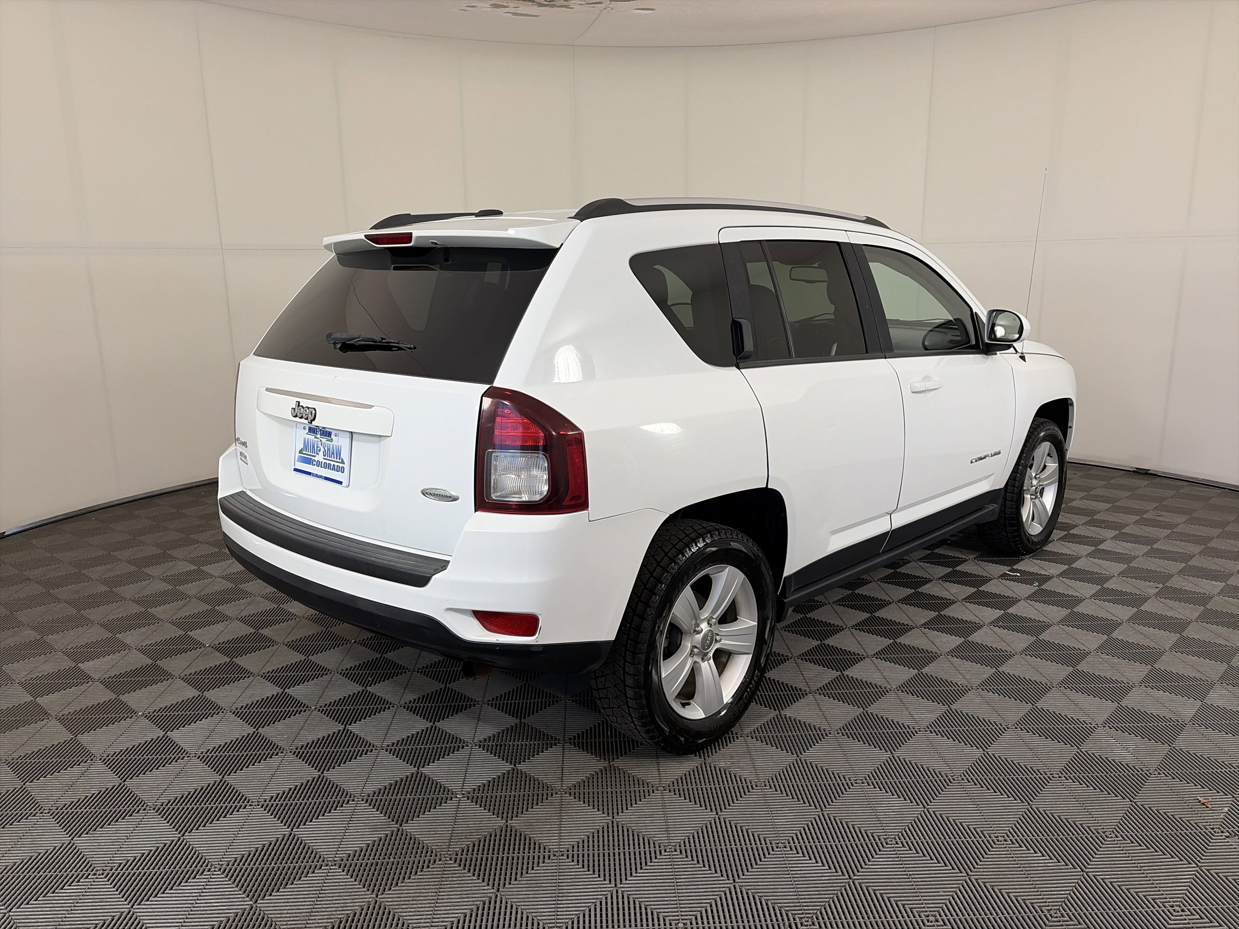 Used 2016 Jeep Compass Latitude AWD/4WD image 5
