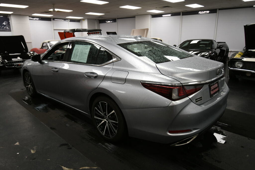 Used 2024 Lexus ES 350 w/ Premium Package image 5