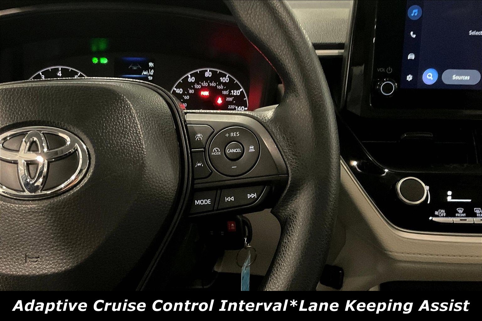 Used 2025 Toyota Corolla Cross L image 13