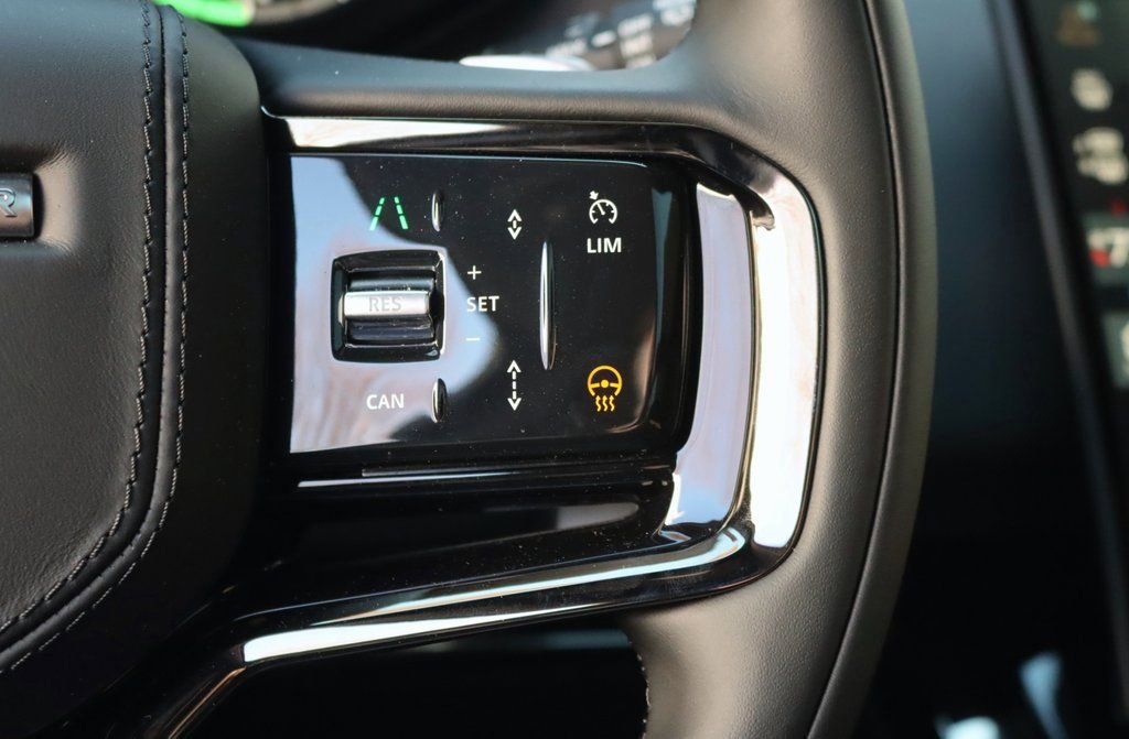 Used 2025 Land Rover Range Rover Sport Dynamic SE AWD/4WD image 16