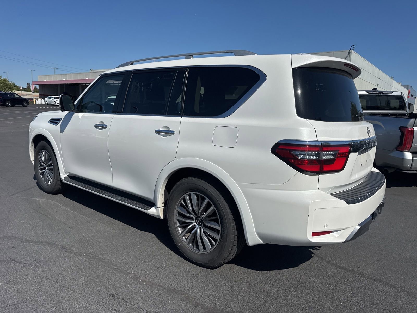 Used 2024 Nissan Armada SL w/ Captain's Chairs Package RWD image 5