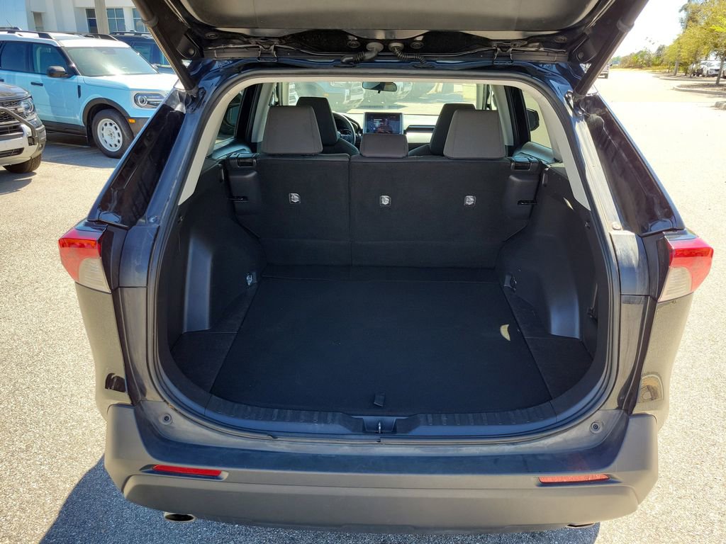 Used 2023 Toyota RAV4 XLE w/ Convenience Package image 10