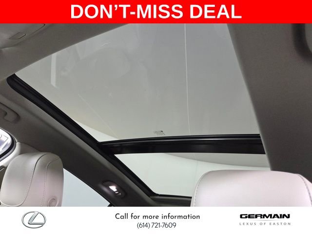 Used 2019 Cadillac XT4 Luxury w/ Cold Weather Package image 34