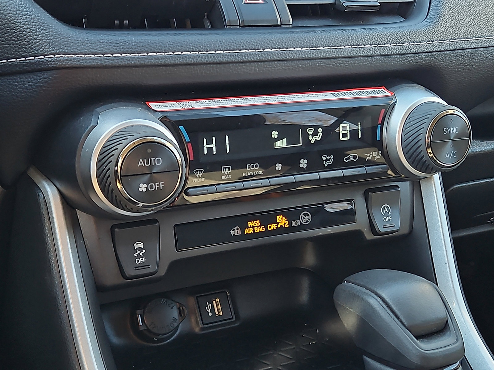 Used 2025 Toyota RAV4 XLE image 15