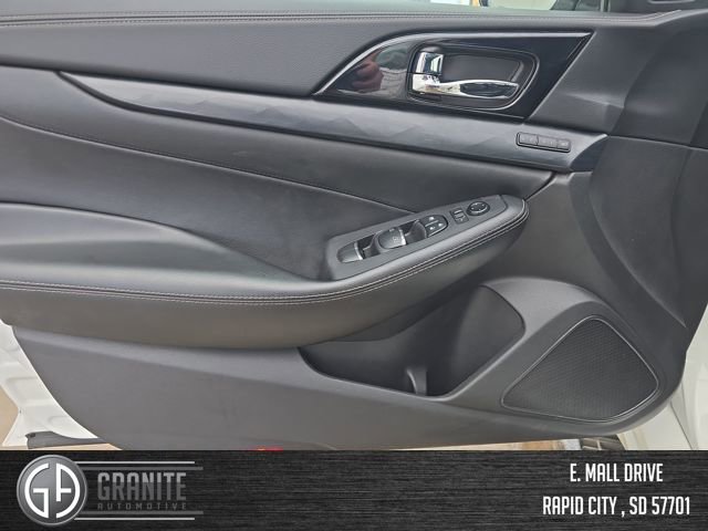 Used 2023 Nissan Maxima Platinum image 10