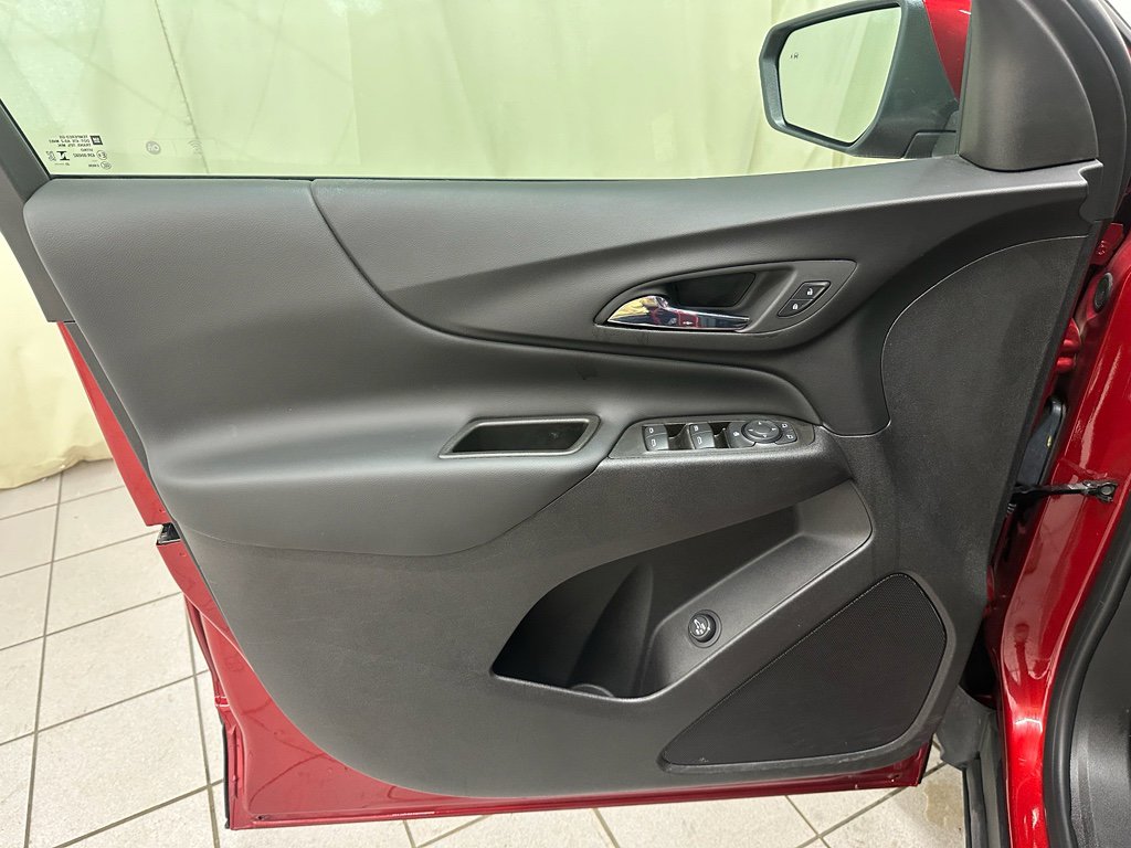 Certified 2024 Chevrolet Equinox LT w/ LPO, Floor Liner Package FWD image 33