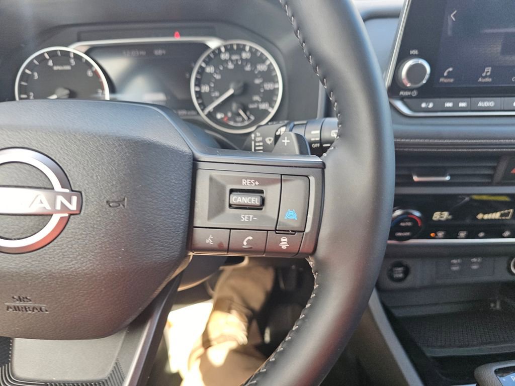 Used 2025 Nissan Rogue SV image 19