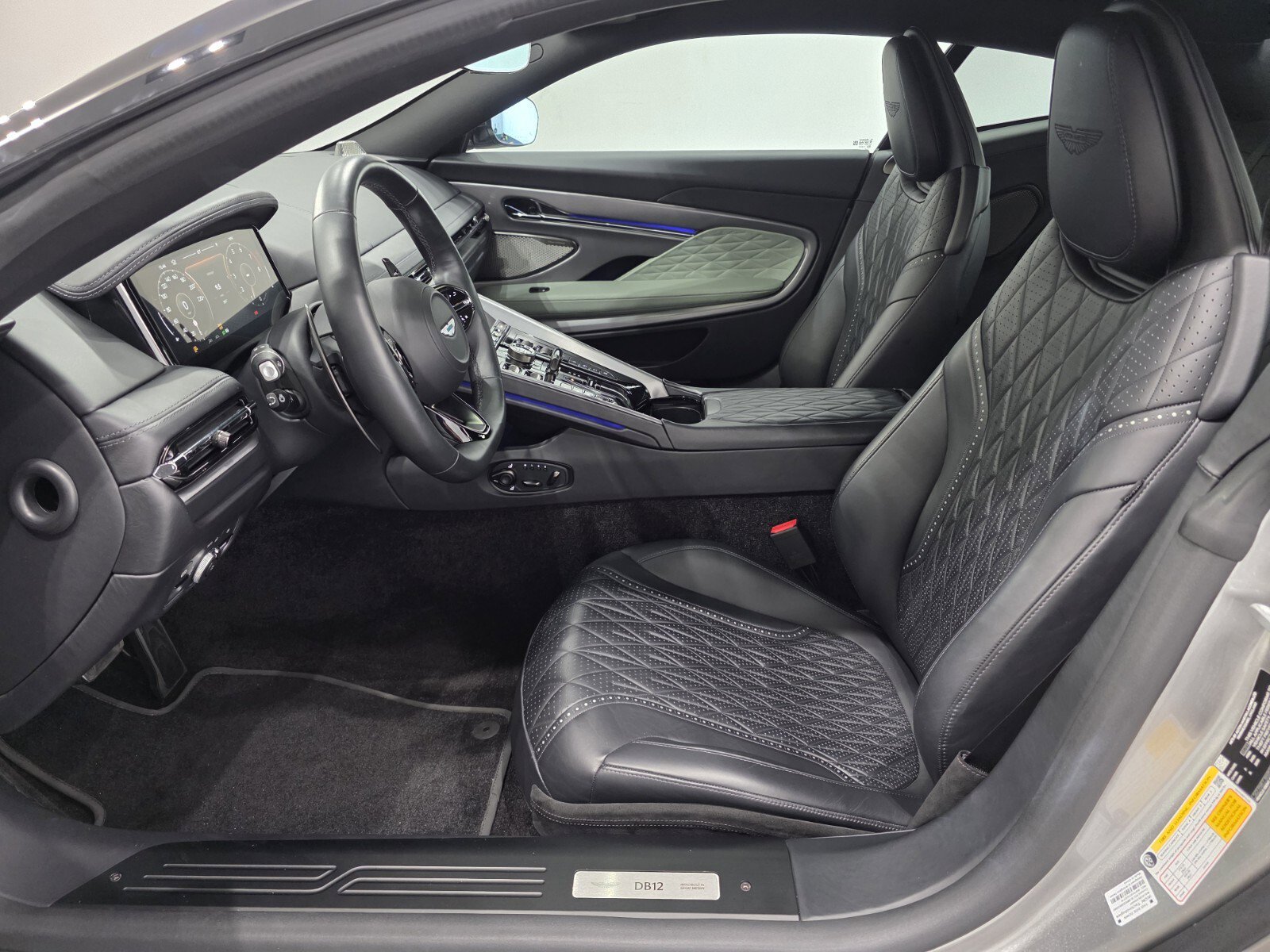 Used 2024 Aston Martin DB12 Coupe RWD image 17