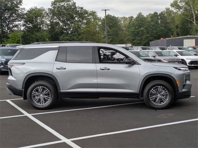 New 2026 Chevrolet Traverse LT w/ Driver Confidence Package image 2