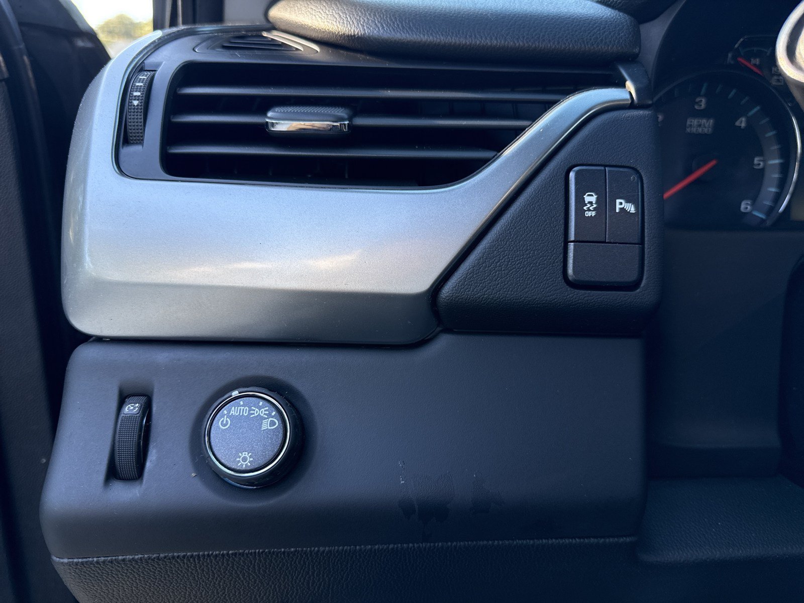 Used 2020 Chevrolet Tahoe LS RWD image 22
