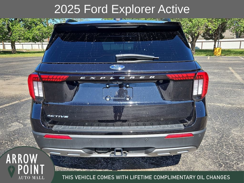 Used 2025 Ford Explorer Active w/ Active Comfort Package RWD image 10