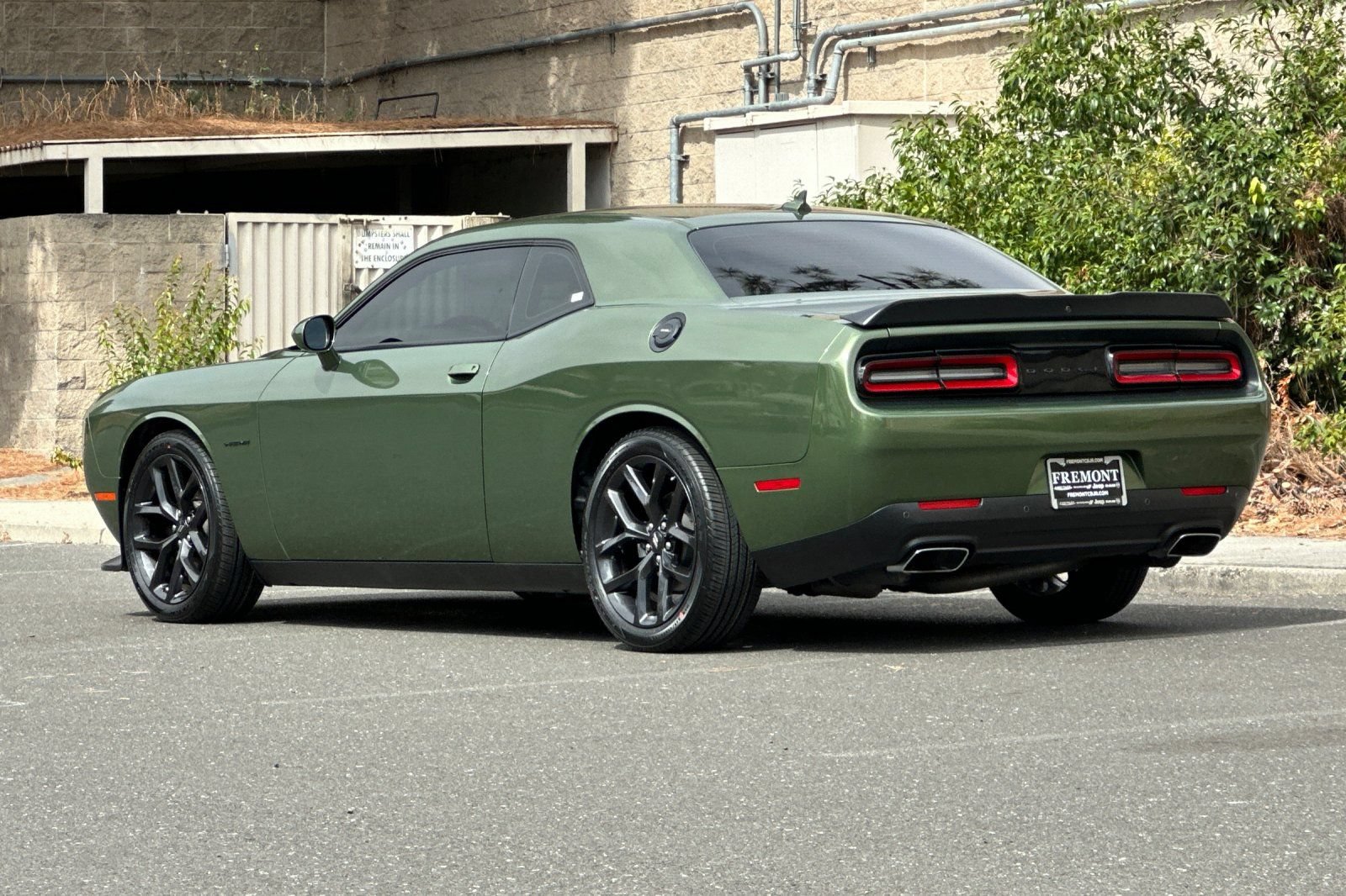 Used 2022 Dodge Challenger R/T RWD image 5