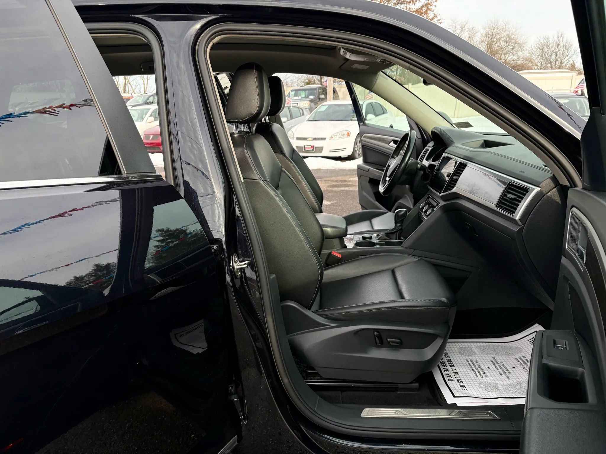 Used 2018 Volkswagen Atlas SEL w/ R-Line Package image 38