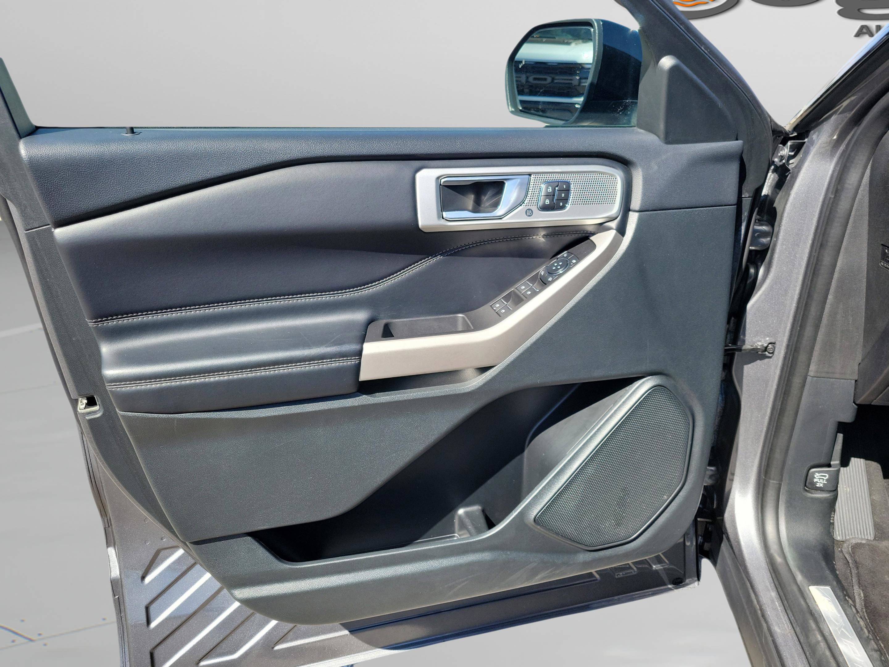 Used 2023 Ford Explorer Limited w/ Equipment Group 301A image 29