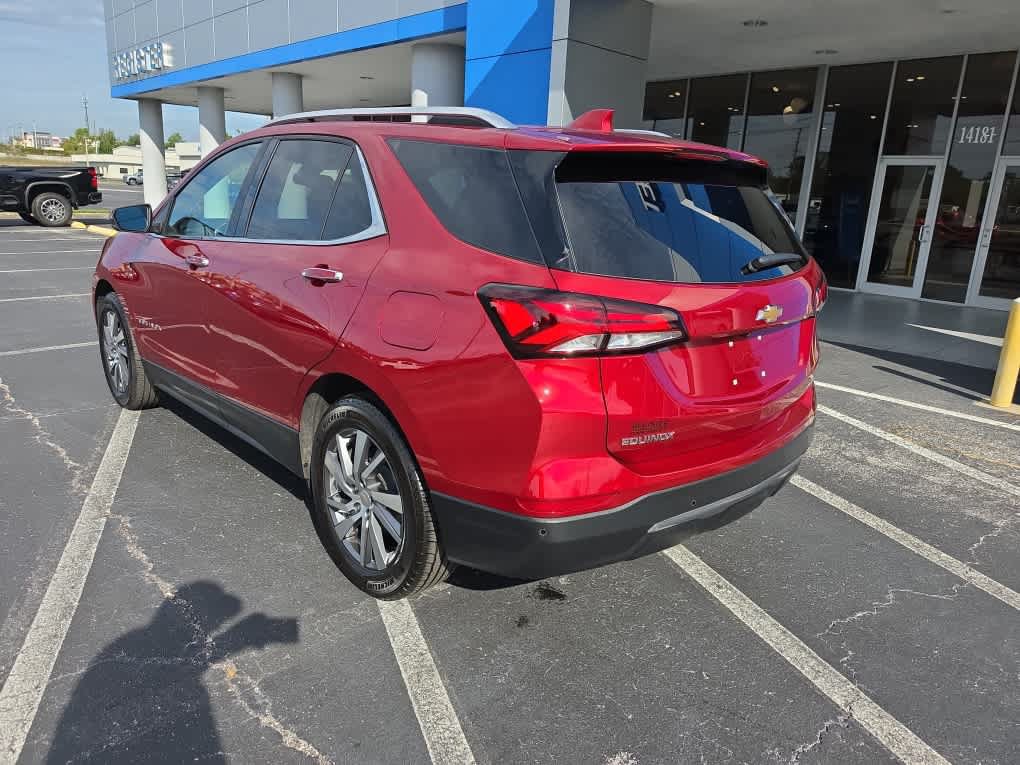 Used 2024 Chevrolet Equinox Premier FWD image 3