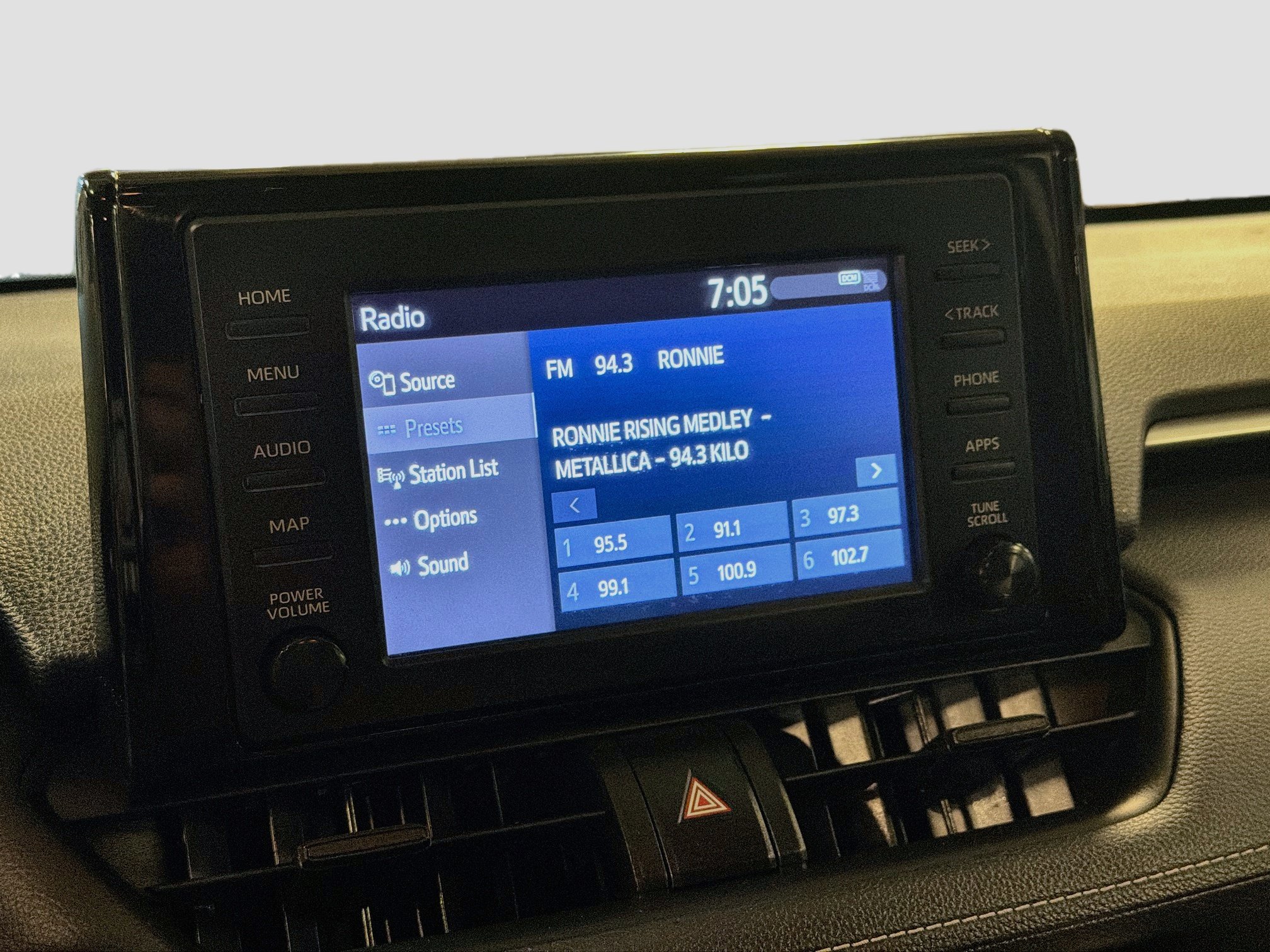 Used 2019 Toyota RAV4 LE AWD/4WD image 19