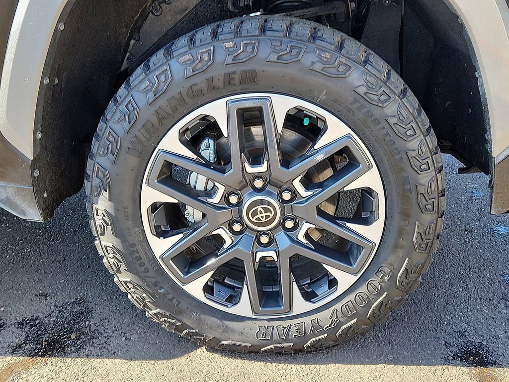 Used 2023 Toyota Tundra Limited image 6