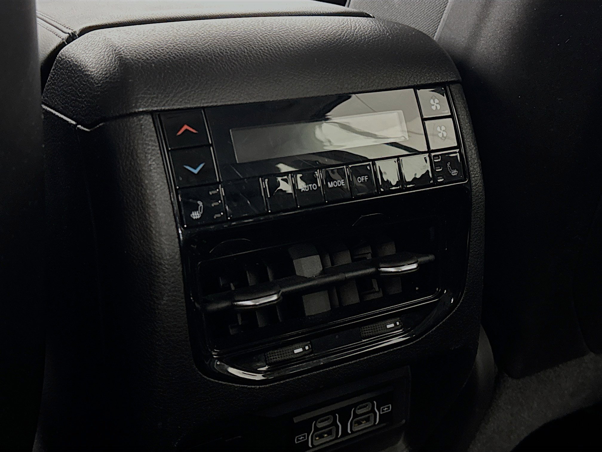 Used 2022 Jeep Grand Cherokee L Limited image 27