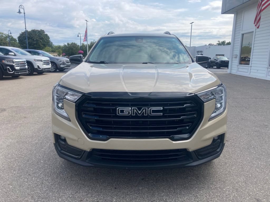 Certified 2023 GMC Terrain SLT w/ Elevation Edition FWD image 2