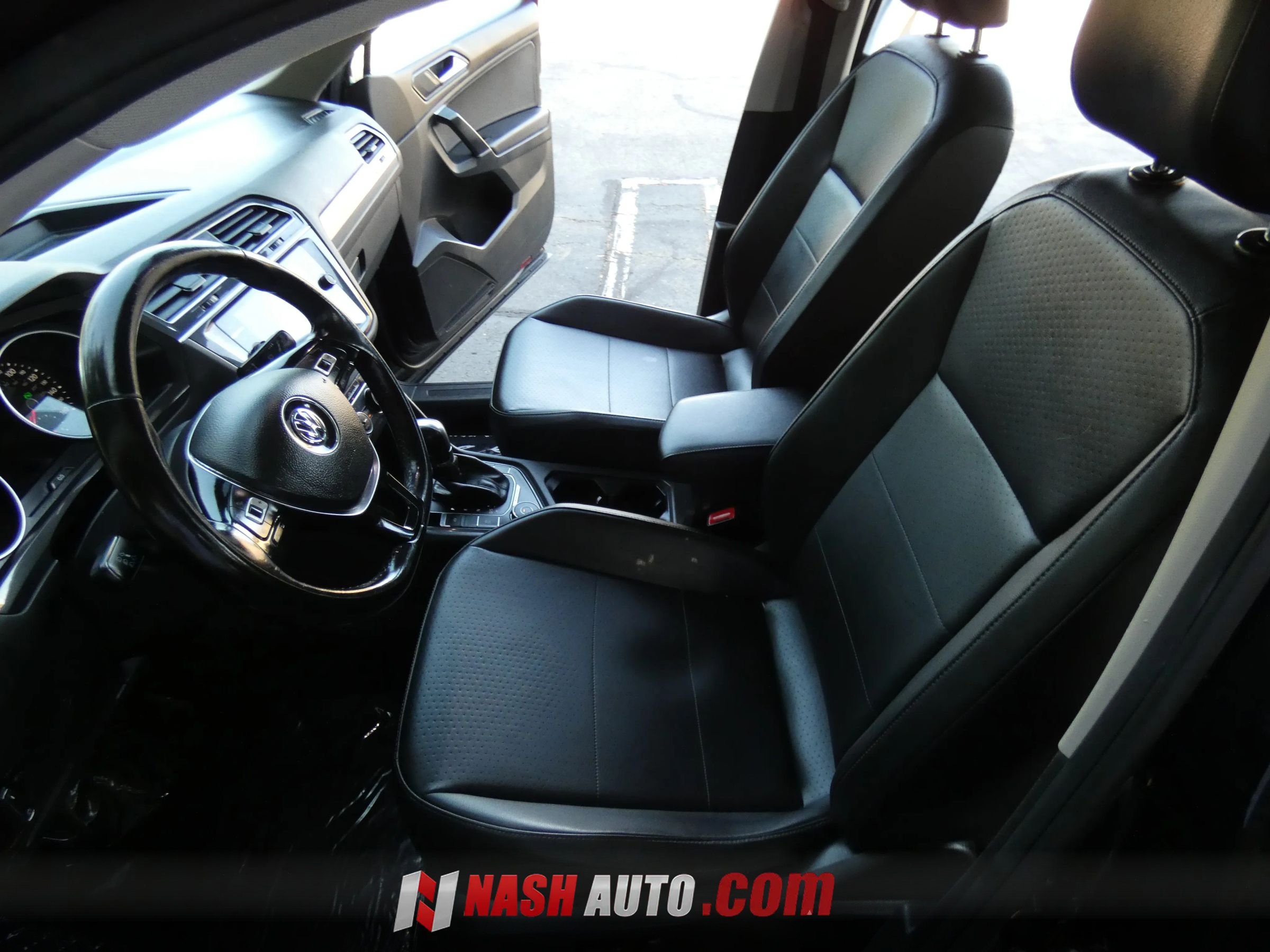 Used 2018 Volkswagen Tiguan SE w/ Panoramic Sunroof Package AWD/4WD image 50