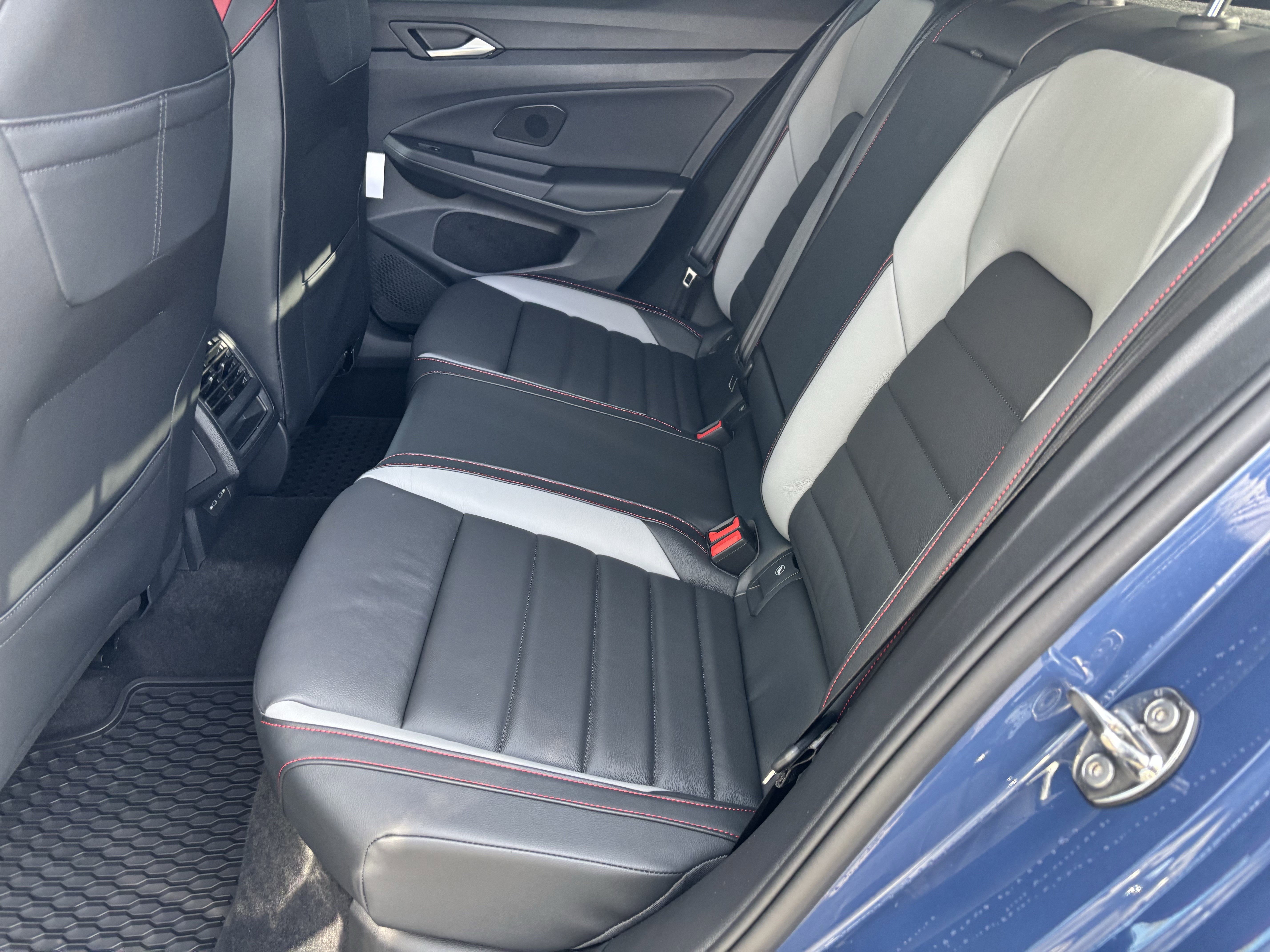 New 2026 Volkswagen GTI SE image 14