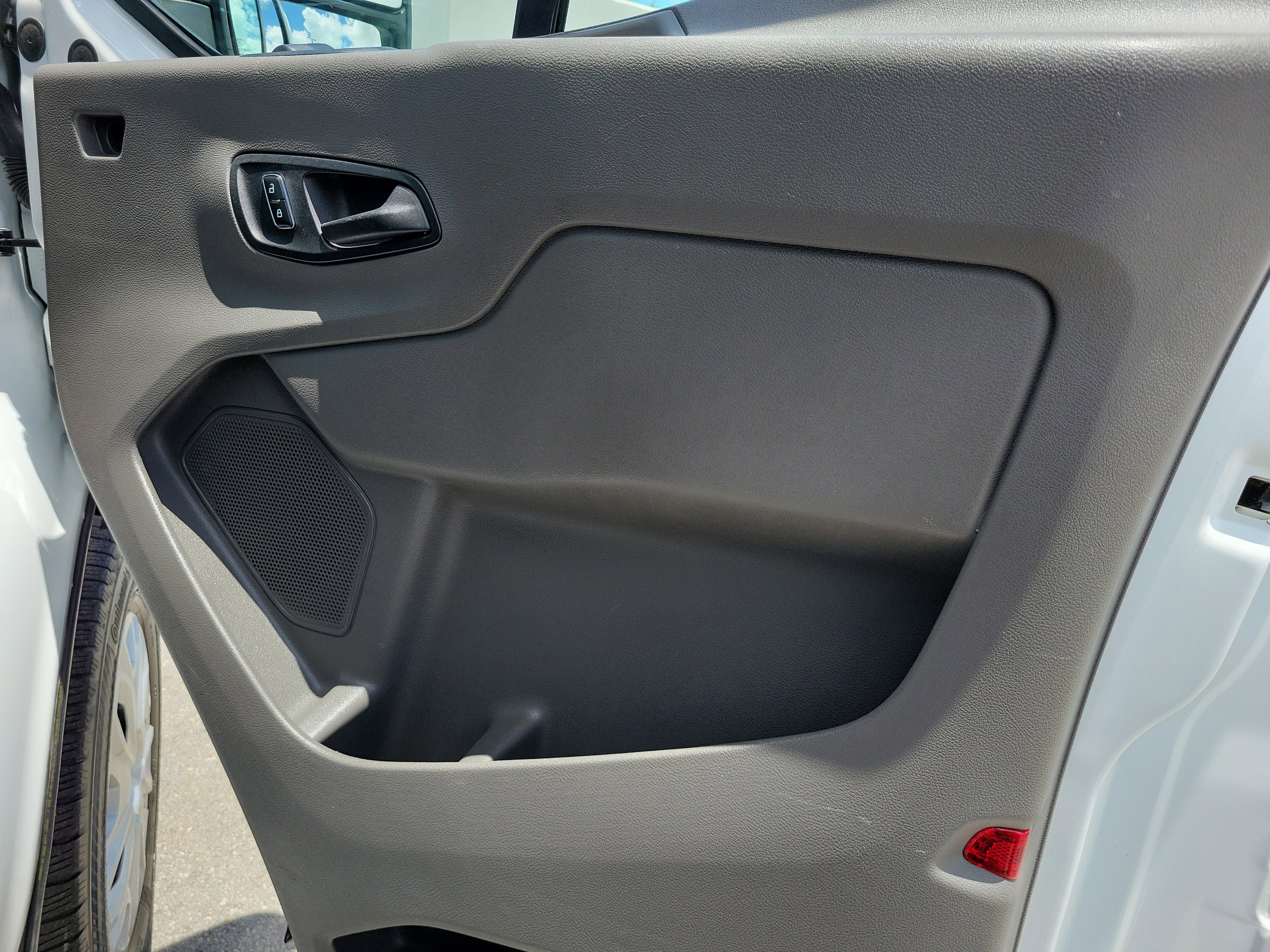 Used 2024 Ford Transit 250 Low Roof w/ Exterior Upgrade Package RWD image 27