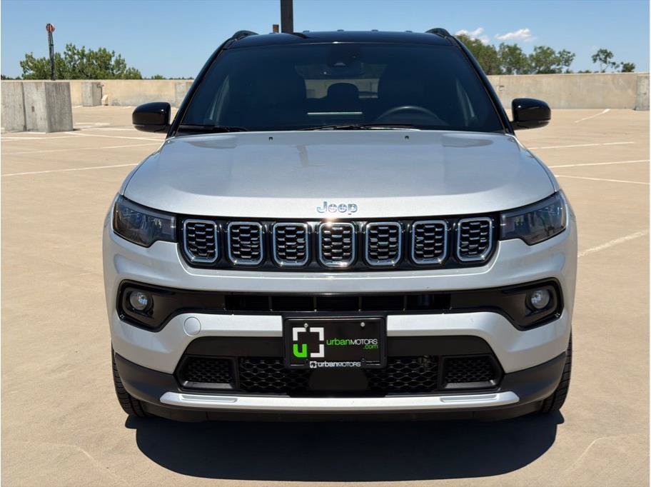 Used 2024 Jeep Compass Limited AWD/4WD image 2