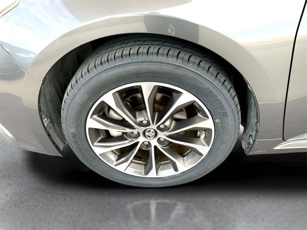 Used 2017 Toyota Avalon XLE Premium image 10