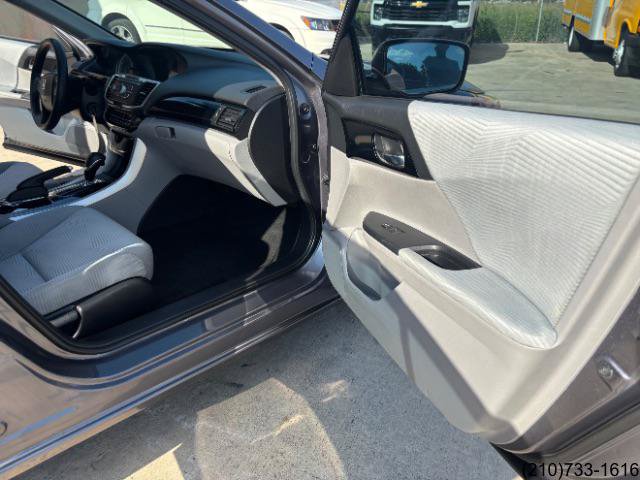 Used 2016 Honda Accord LX image 29