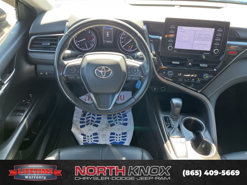 Used 2023 Toyota Camry SE image 12