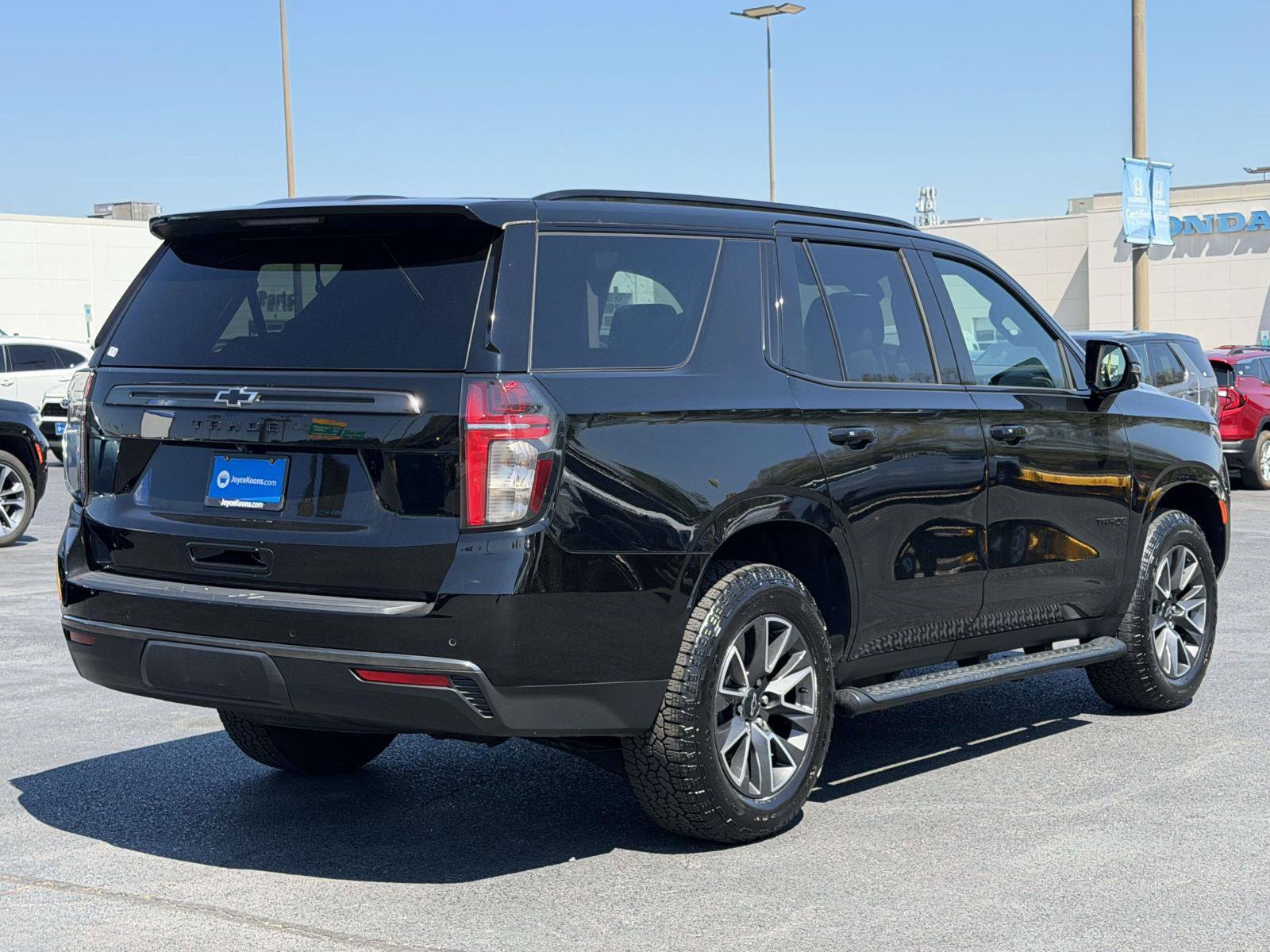 Used 2022 Chevrolet Tahoe Z71 w/ Z71 Off-Road Package AWD/4WD image 2
