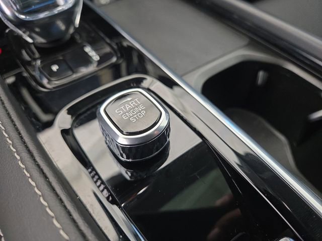 Used 2022 Volvo S90 B6 Inscription w/ Advanced Package image 10