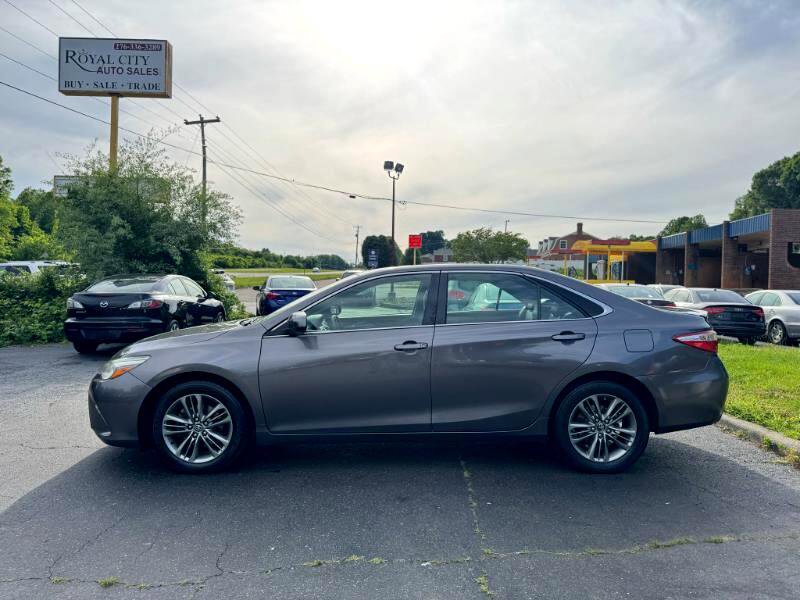Used 2017 Toyota Camry SE image 8