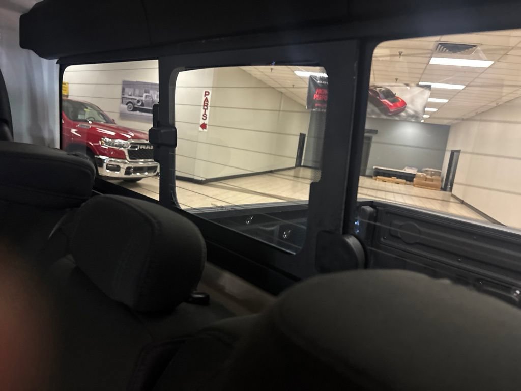 Used 2021 Jeep Gladiator Sport AWD/4WD image 27