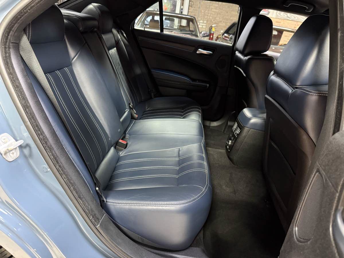 Used 2014 Chrysler 300 S w/ Luxury Group RWD image 24