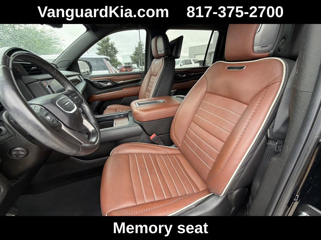 Used 2024 GMC Yukon XL Denali Ultimate AWD/4WD image 15