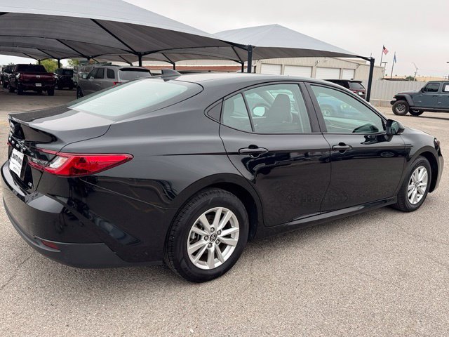 Used 2025 Toyota Camry LE AWD/4WD image 6