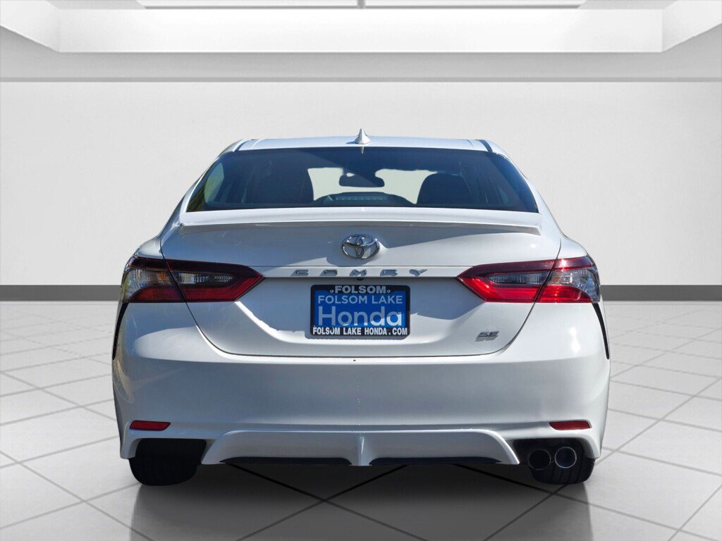 Used 2023 Toyota Camry SE image 6