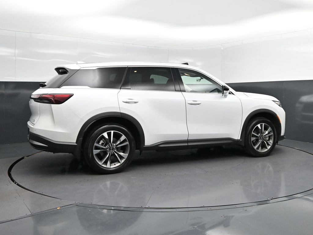 Used 2026 INFINITI QX60 Pure w/ Cargo Package FWD image 8