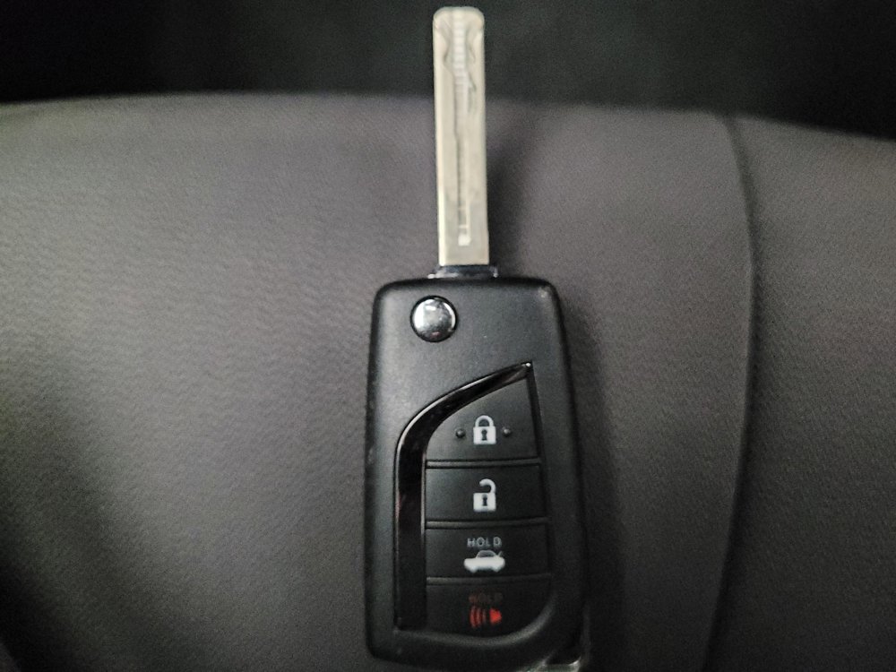 Used 2019 Toyota Camry LE FWD image 32