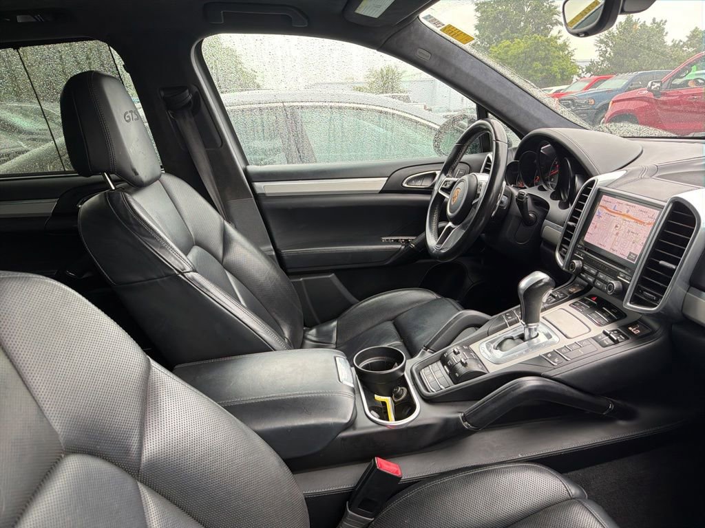 Used 2017 Porsche Cayenne GTS AWD/4WD image 3