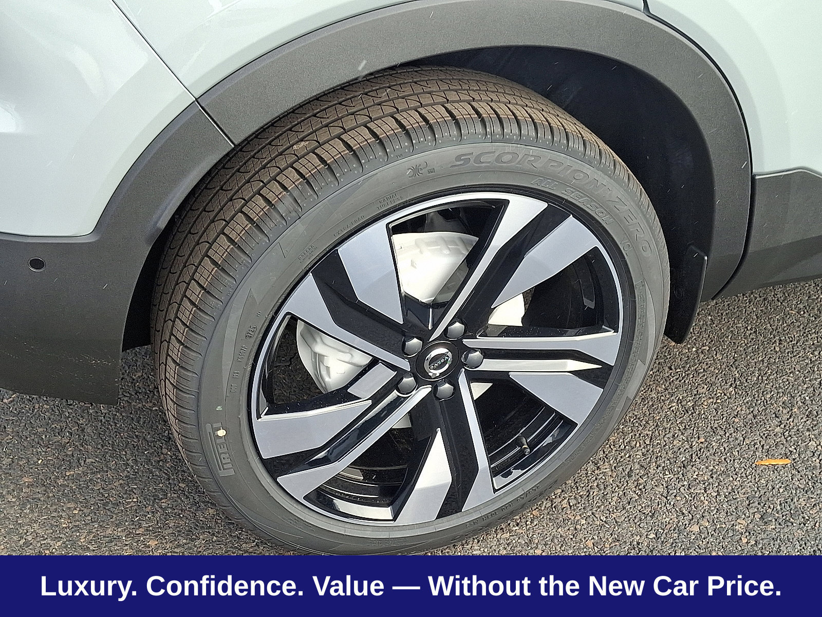 New 2026 Volvo XC40 B5 Ultra w/ Protection Package Premier AWD/4WD image 6